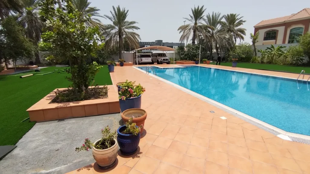 Pool Landscaping Jumeirah | Easy Gardens